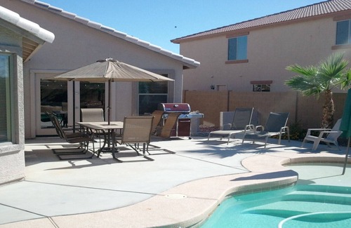 Miller Manor House | 800 SQ FT PUTTING/CHIPPING GREEN NEXT TO HEATED POOL 4 BD RM HOME