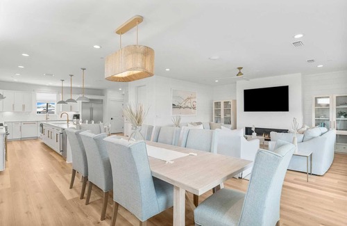 Silver Sands House | 8022 Thomas Dr. Luxury! Heated Pool - Sleeps 24