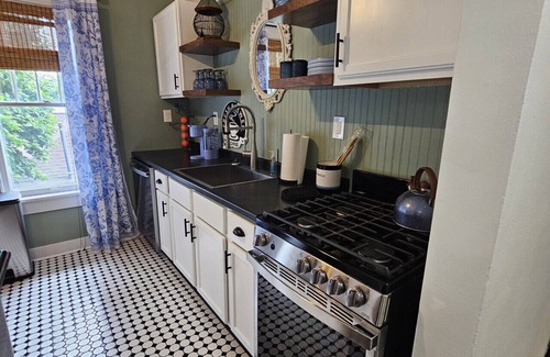 Mattoon Apartment | 803 Edgar just 5 minutes from the Emerald Acres Sports complex.