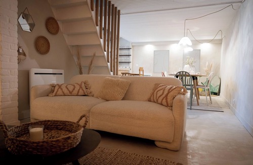 Deulemont House | 80m² bohemian house with Jacuzzi 2 steps from the towpath