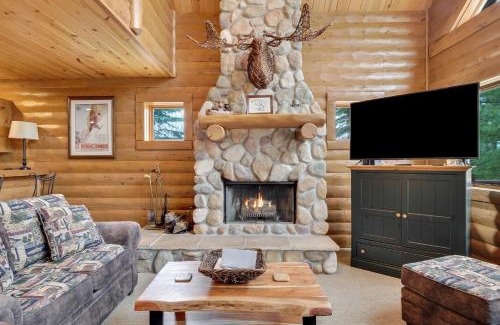 Boyne Falls House | 816 Mountain Cabin