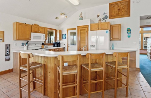Avon House | 8330 Mariah*DogFriendly*Hot tub*SoundViews*
