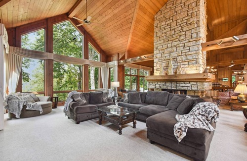 The Galena Territory House | 836 m² House ∙ 6 bedrooms ∙ 14 guests