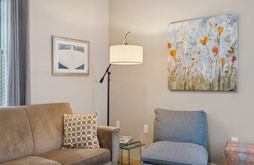 West End Condo | 84 m² Condo ∙ 2 bedrooms ∙ 4 guests