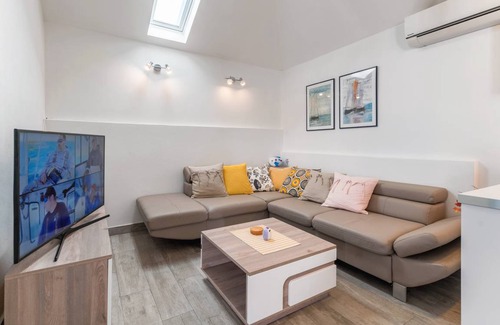 Skrip House | 84 m² House ∙ 3 bedrooms ∙ 6 guests