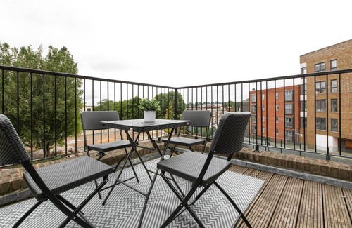 Golborne Apartment | 850 m² Apartment ∙ 3 bedrooms ∙ 6 guests