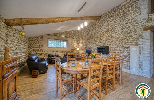Miribel House | 86 m² Gîte ∙ 2 bedrooms ∙ 5 guests