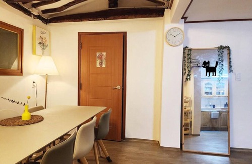 Sunginil-tong House | 87 m² House ∙ 4 bedrooms ∙ 12 guests