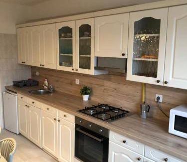 Szeged Apartment | 88 m² Apartment ∙ 2 bedrooms ∙ 6 guests
