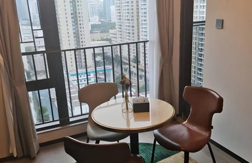Huaqiang North Hotel | 88 m² Hotel ∙ 6 guests