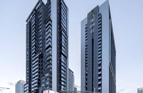 Huaqiang North Hotel | 88 m² Hotel ∙ 6 guests