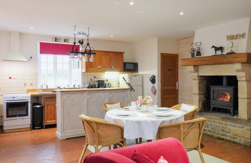 Auxais House | 88 m² House ∙ 2 bedrooms ∙ 4 guests
