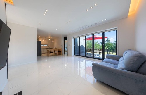 Uljin House | 89 m² House ∙ 2 bedrooms ∙ 6 guests