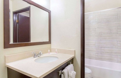Las Vegas Hotel | $9 for tonight CES at Travelodge, FREE breakfast and FREE wifi-3 nts minimum