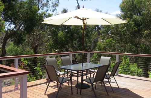 Anglesea House | 9 Ingram Road Summary