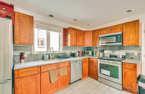 Malden Apartment | 9 Mi to Dtwn Boston: Cozy Malden Apartment