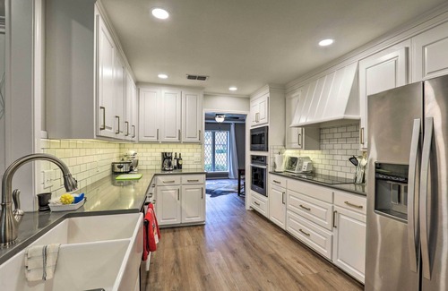 Woodway House | 9 Mi to Magnolia Market: Large Home in Waco!