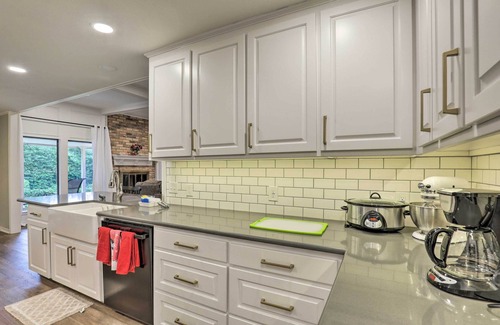 Woodway House | 9 Mi to Magnolia Market: Large Home in Waco!