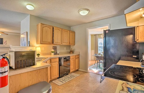 Sandston House | 9 Mi to Richmond: Sandston Home w/Office