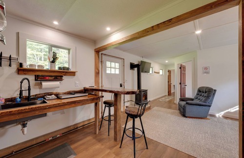 Hillsgrove Cabin | 9 Mi to Worlds End State Park: Cabin in Hillsgrove