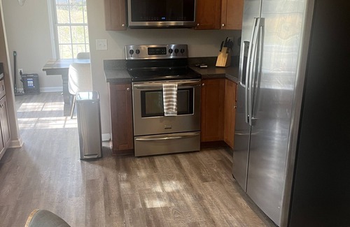 Madison Heights House | 9 Miles from Liberty, Jet Ski Rental, 7 min from Paddle Boarding on the James