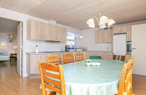 Lyngsa House | 9 person holiday home in Sæby