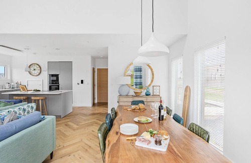 North Buckland Cottage | 9 The Vista, Willingcott Nr Woolacombe - Hot tub/Pet friendly/On-site pool/EV Charger/Ecohome