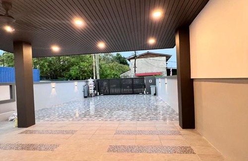 Muar District House | [9 TO 11 PAX] MUAR JERAM - BRIGHT INN HOMESTAY