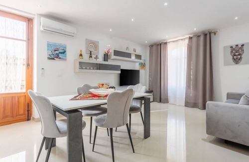 Altavilla Milicia Apartment | 90 m² Apartment ∙ 2 bedrooms ∙ 5 guests