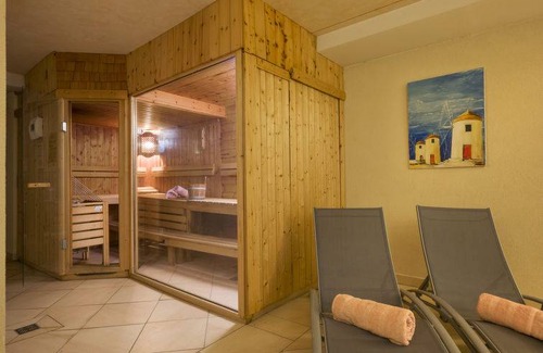 Stumm Apartment | 90 m² Apartment ∙ 2 bedrooms ∙ 10 guests