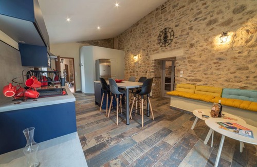 Aiguelèze House | 90 m² Gîte ∙ 2 bedrooms ∙ 4 guests