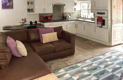 Little Witcombe House | 90 m² House ∙ 1 bedroom ∙ 2 guests