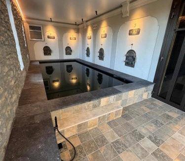 Carcassonne House | 900 m² House ∙ 11 bedrooms ∙ 27 guests
