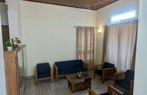 Kottayam Villa | 90s villa in Kanjikuzhy. Family-friendly, food nearby. Attractions close