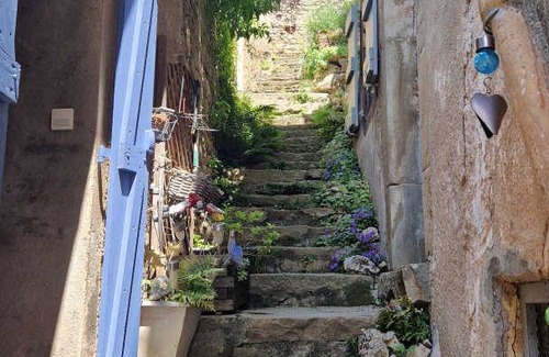 Cordes-sur-Ciel House | 92 m² Gîte ∙ 3 bedrooms ∙ 5 guests