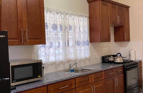 Saint John Parish Apartment | 920 m² Apartment ∙ 2 bedrooms ∙ 4 guests