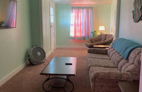Willoughby Spit Cottage | 93 m² Cabin ∙ 2 bedrooms ∙ 6 guests