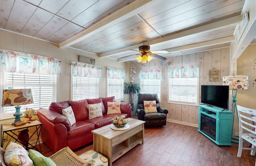Surfside Beach House | 93 m² House ∙ 3 bedrooms ∙ 8 guests