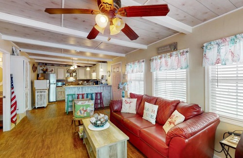 Surfside Beach House | 93 m² House ∙ 3 bedrooms ∙ 8 guests
