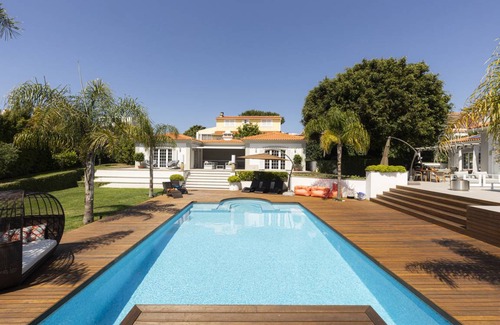 Cascais Villa | 942 m² Villa ∙ 8 bedrooms ∙ 16 guests