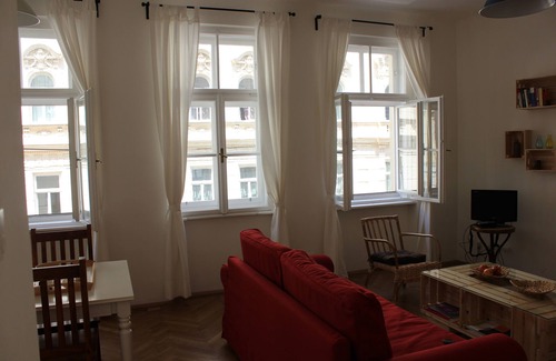 Altlerchenfeld Apartment | 94m ² city apartment Josefstadt