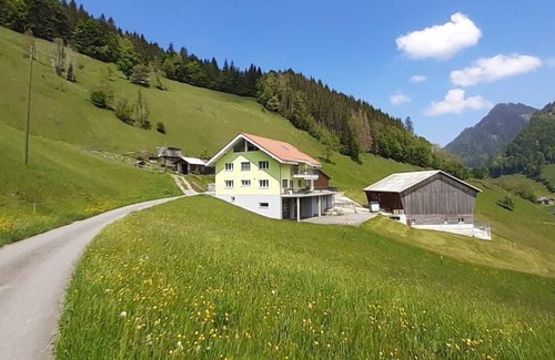 Fluehli Apartment | 95 m² Apartment ∙ 3 bedrooms ∙ 7 guests