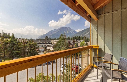 Banff Hotel | 96 m² Hotel ∙ 1 bedroom ∙ 3 guests