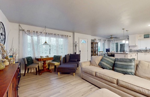 North Pacific Beach House | 96 m² House ∙ 2 bedrooms ∙ 6 guests