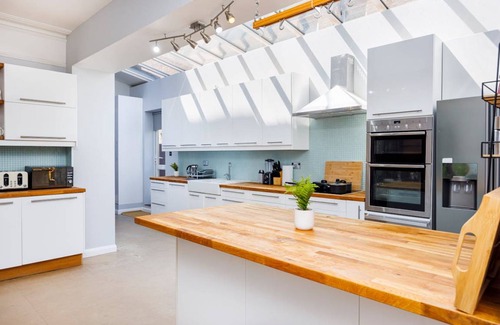 South Acton House | 96 m² House ∙ 6 bedrooms ∙ 12 guests