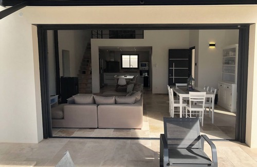 Garrigues-Sainte-Eulalie Villa | 9km from Uzès, gite, south-facing villa with swimming pool and air conditioning.