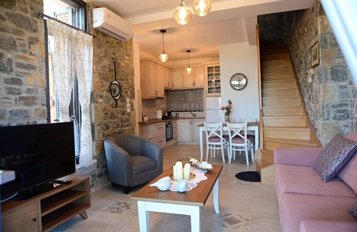Pella Region Villa | Aélia Stone House Neféli