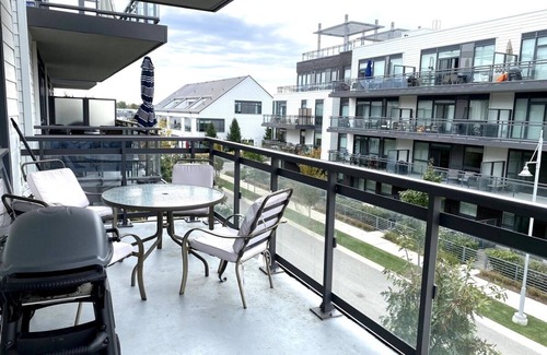 Innisfil Condo | a 2-bedroom condo located at 271 Sea Ray Avenue.
