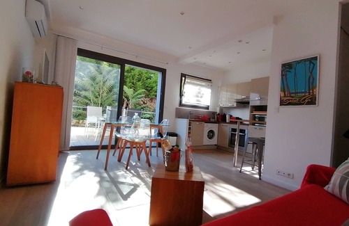 Saint-Cyr-sur-Mer Apartment | A 200 m des Plages Appartement Avec Terrasse & Jardin