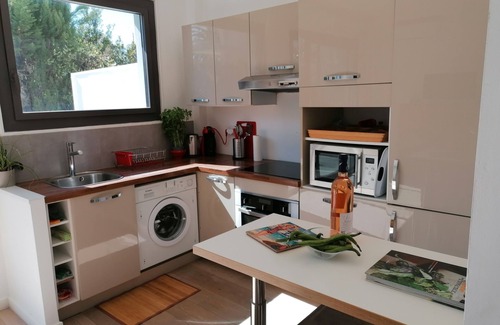 Saint-Cyr-sur-Mer Apartment | A 200 m des Plages Appartement Avec Terrasse & Jardin